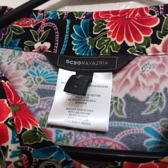 BCBGMaxazria Black Red Blue Floral Stretch Knit Button Front Blouse Top - Picture 4 of 4